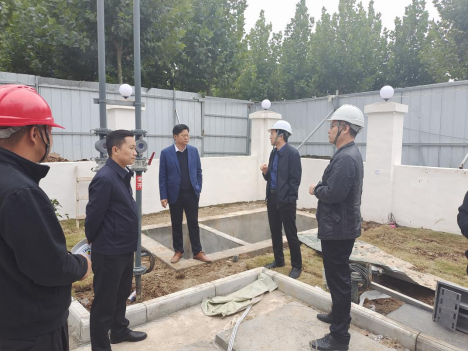 10.9（石化公司）市產(chǎn)業(yè)集團(tuán)黨委書記、董事長劉培建一行蒞臨石化公司金頂山路加油站調(diào)研指導(dǎo)工作151.png
