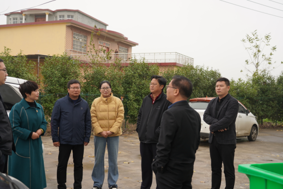 市產(chǎn)業(yè)集團(tuán)黨委書記、董事長劉培建一行深入結(jié)對幫扶村調(diào)研鄉(xiāng)村振興工作193.png